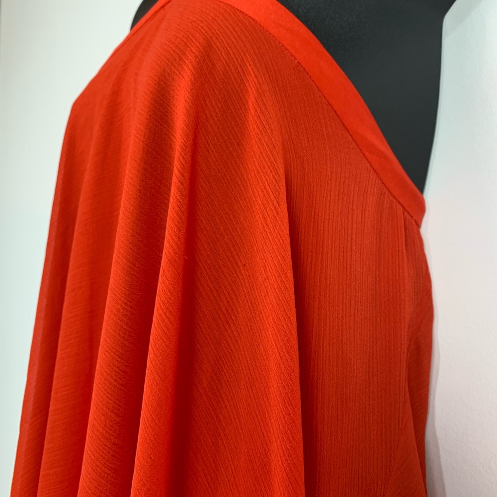 NWT Alice + Olivia Tish Tie-Neck Handkerchief Top - Picture 5 of 8